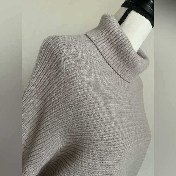 Cyrus Ribbed Turtleneck Pullover - Picture 7 of 10